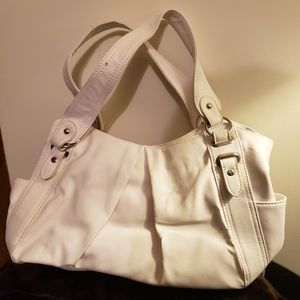 NWOT APT9 CREAM POCKETBOOK MULTI POCKETS IN & OUT